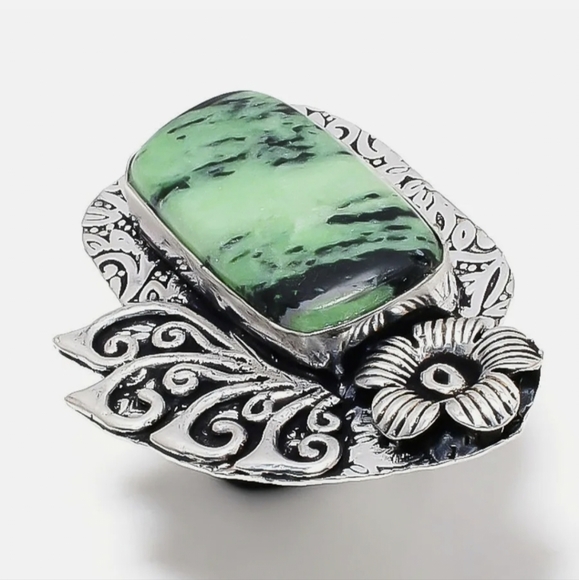 New Ruby Zoisite Carved 925 Silver Statement Ring. - Picture 15 of 16